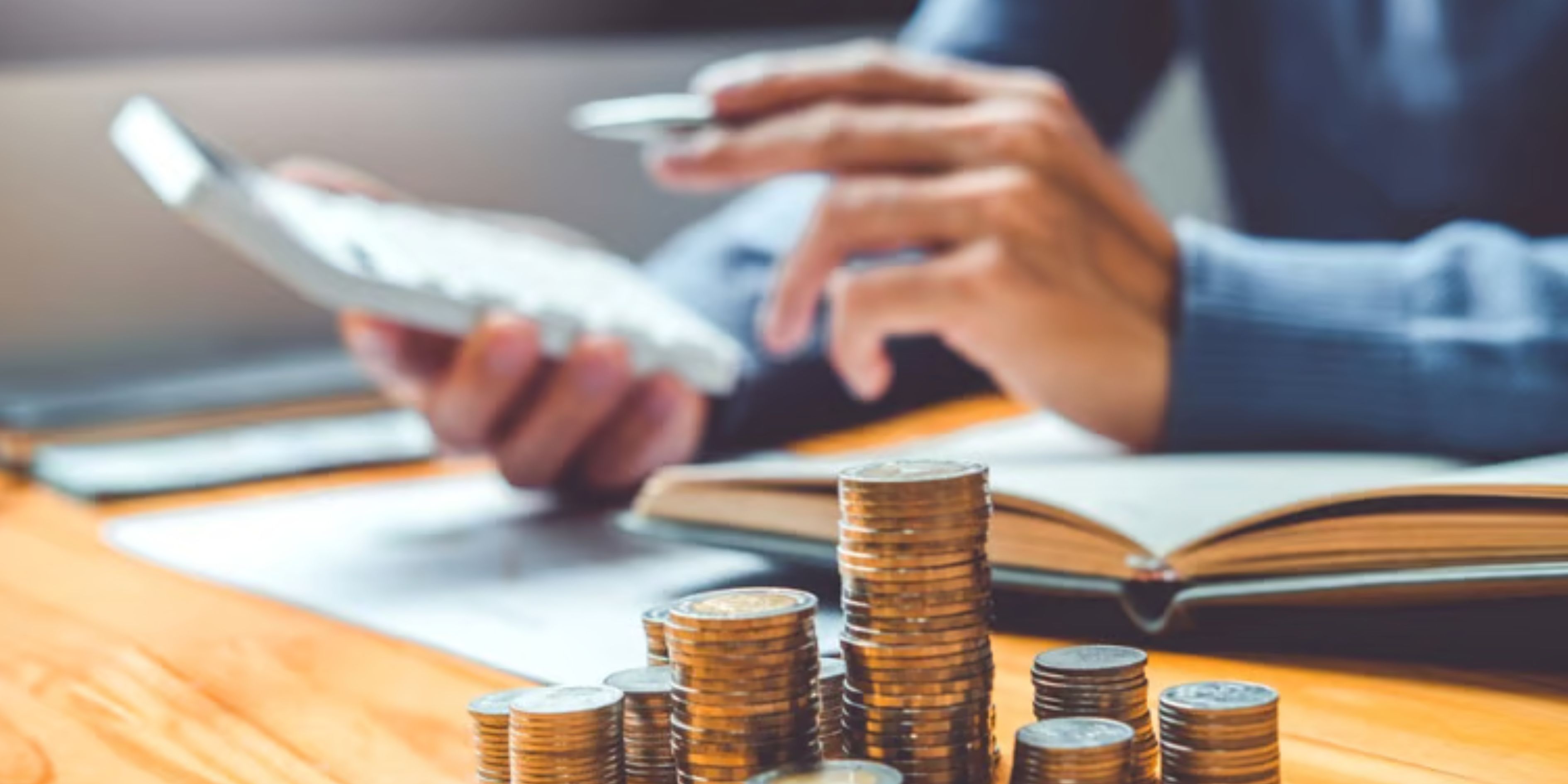 Factors That Affect Insurance Agent Earnings